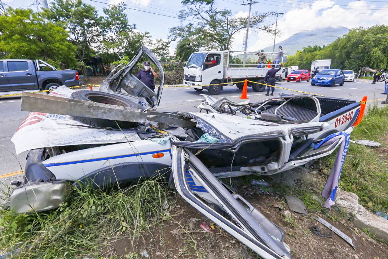 Gobierno beneficiará con becas a hijos de policías fallecidos esta mañana en accidente de tránsito gobierno-beneficiara-con-becas-a-hijos-de-policias-fallecidos-esta-manana-en-accidente-de-transito